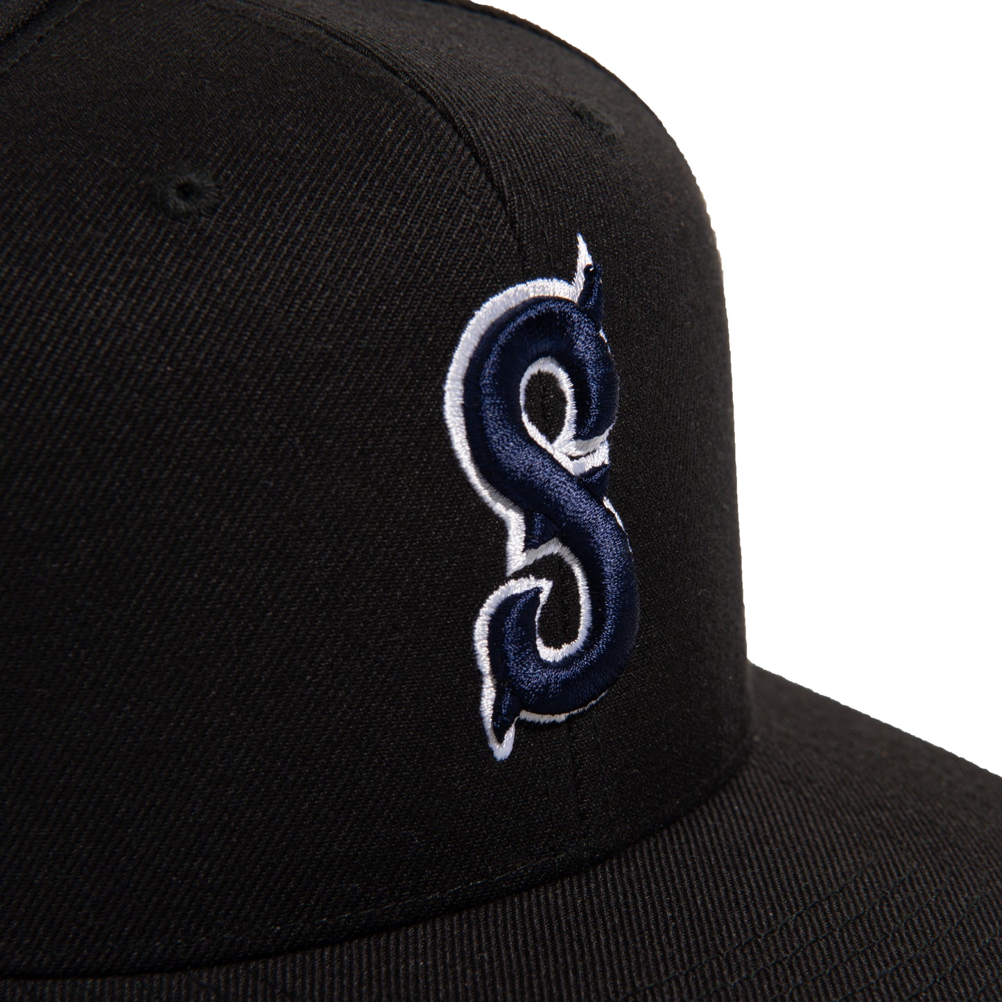 LEO B.B "10th anniversary patch" CAP
BLACK x NAVY