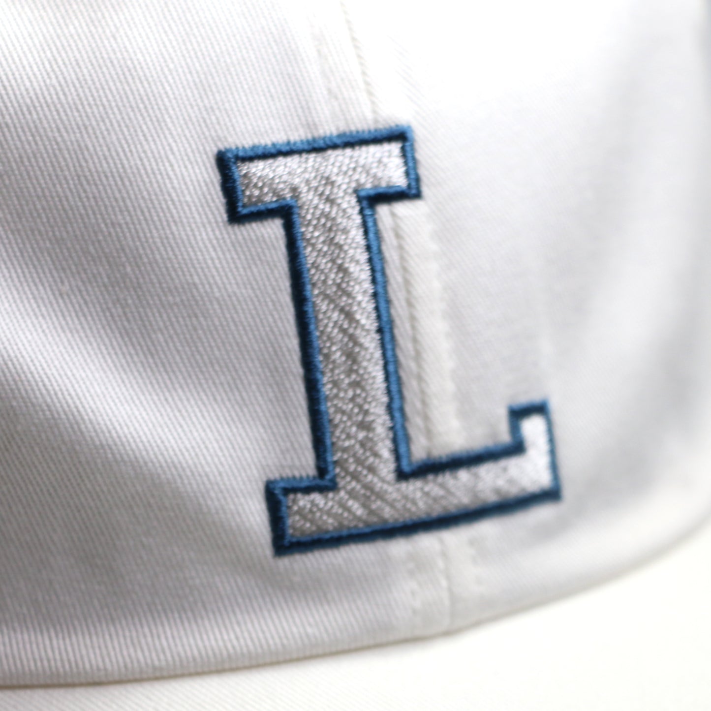 LACOSTE “L” COTTON CAP / WHITE