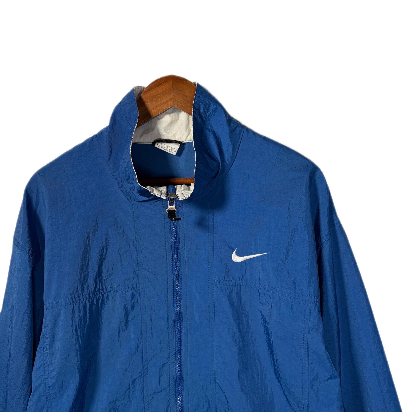 USED NIKE ZIPUP NYLON Jacket
　/ NAVY BLUE 表記XL