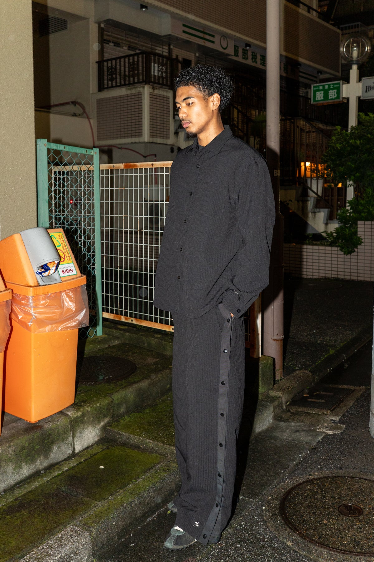 STRIPED SIDE SNAP BUTTON PANTS /  BLACK