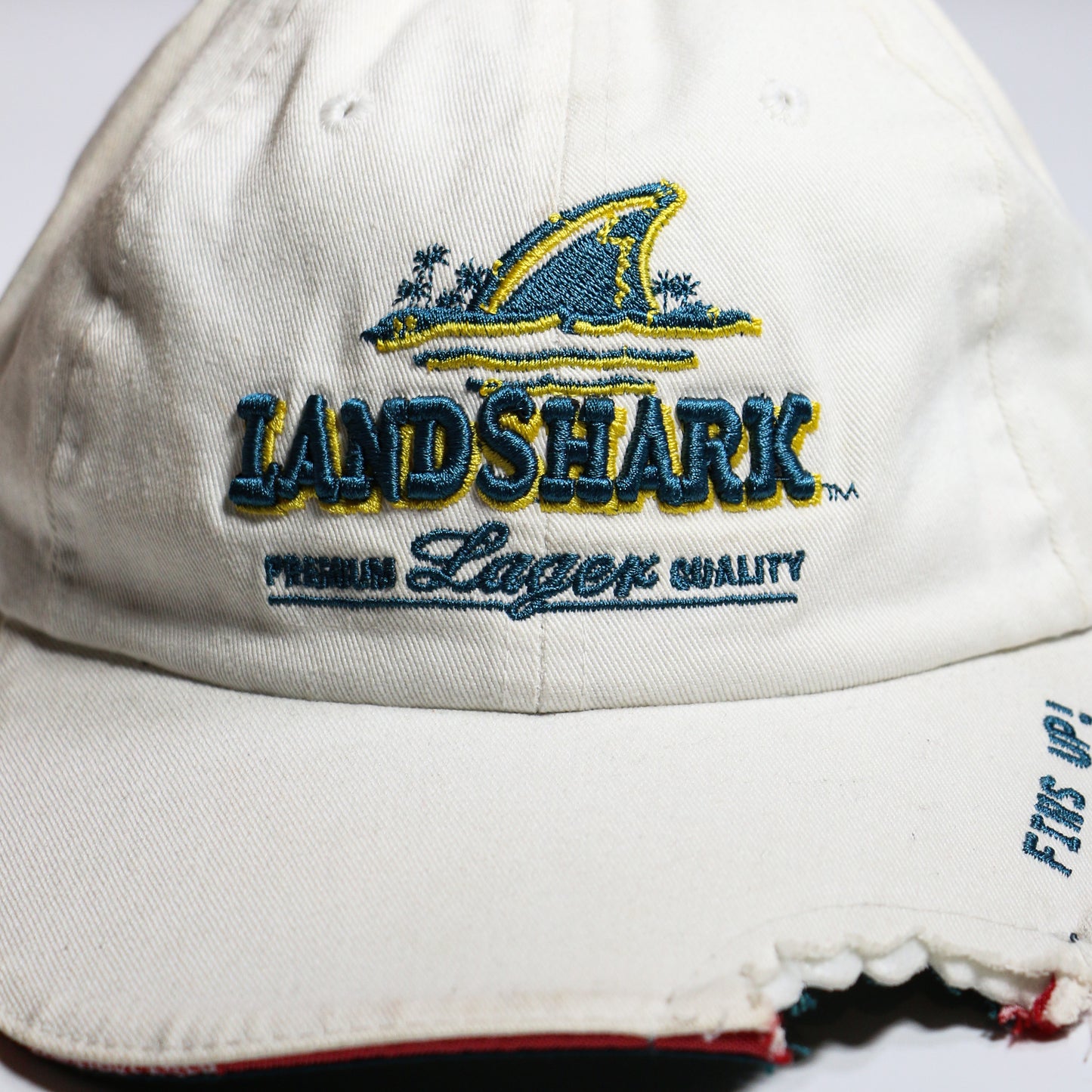 Vintage LANDSSHARK  CAP / WH